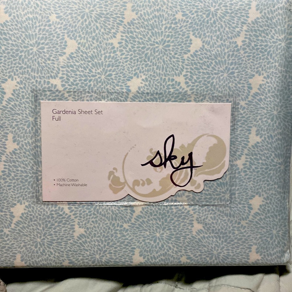 Sky Gardenia sheet set
